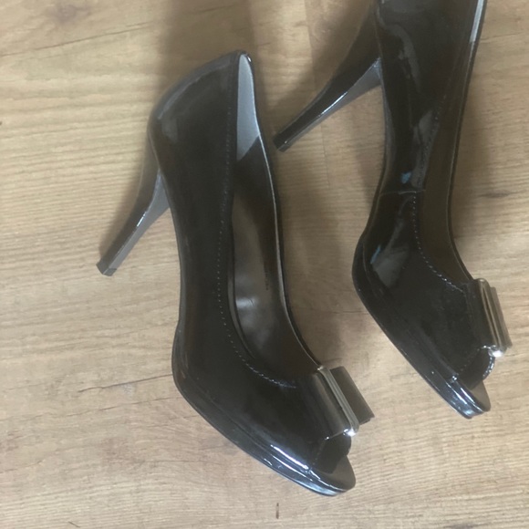 Tahari Relate Patent Leather Bow Peep Toe Heels - Picture 4 of 11